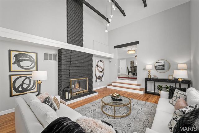 500 Kingridge Drive, Ballwin, MO 63011