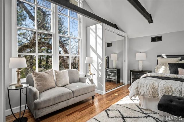 500 Kingridge Drive, Ballwin, MO 63011