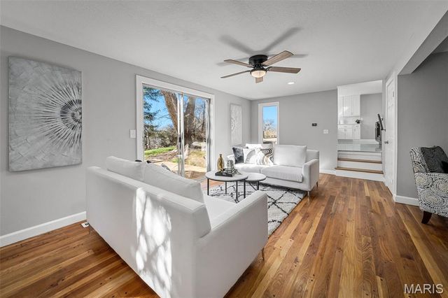 500 Kingridge Drive, Ballwin, MO 63011