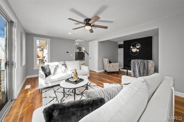 500 Kingridge Drive, Ballwin, MO 63011