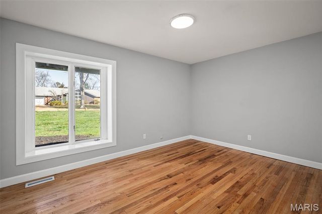 500 Kingridge Drive, Ballwin, MO 63011