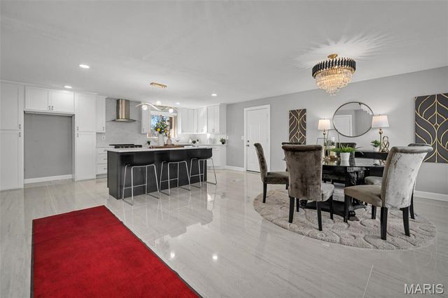 500 Kingridge Drive, Ballwin, MO 63011