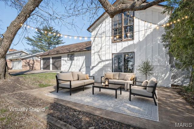 500 Kingridge Drive, Ballwin, MO 63011