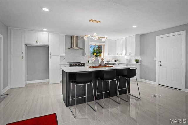 500 Kingridge Drive, Ballwin, MO 63011