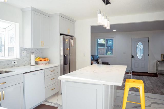 348 Valle Vista Ave, Vallejo, CA 94590