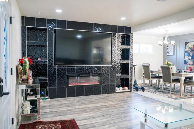 348 Valle Vista Ave, Vallejo, CA 94590