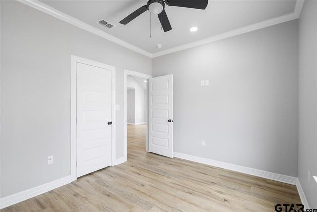 300 S Roden Ln, Gladewater, TX 75647