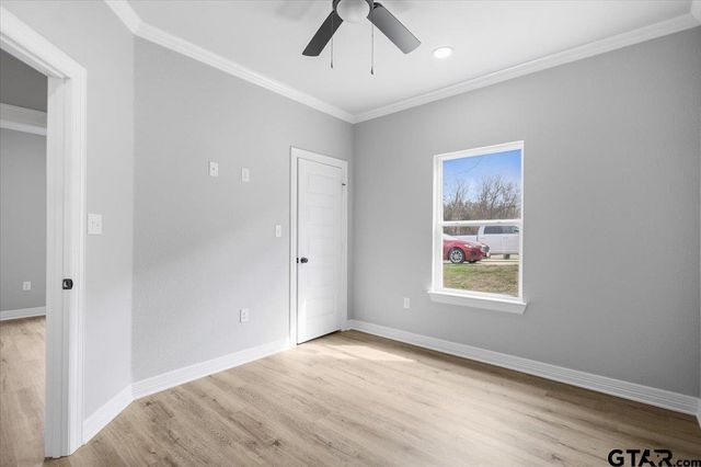 300 S Roden Ln, Gladewater, TX 75647