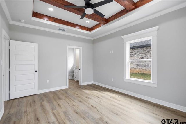 300 S Roden Ln, Gladewater, TX 75647