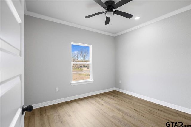 300 S Roden Ln, Gladewater, TX 75647