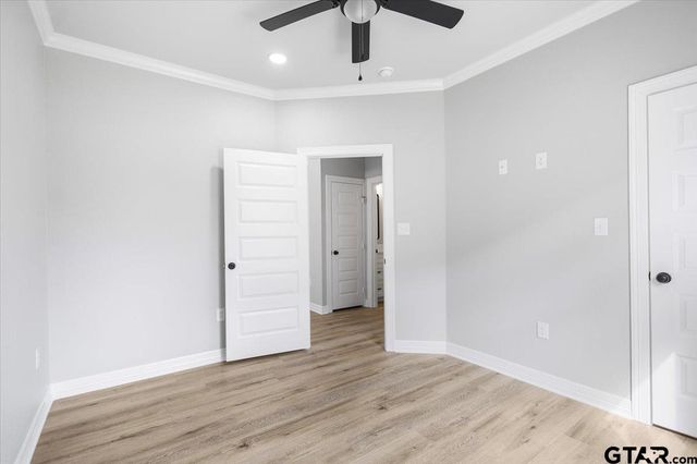 300 S Roden Ln, Gladewater, TX 75647