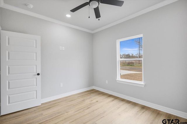 300 S Roden Ln, Gladewater, TX 75647