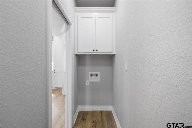 300 S Roden Ln, Gladewater, TX 75647