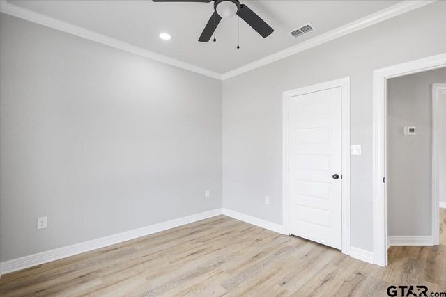 300 S Roden Ln, Gladewater, TX 75647