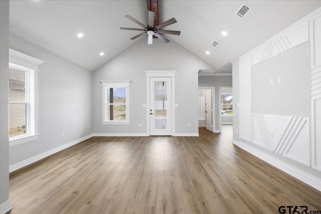 300 S Roden Ln, Gladewater, TX 75647