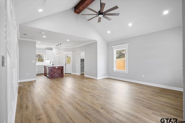 300 S Roden Ln, Gladewater, TX 75647