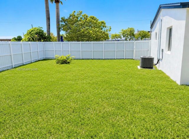 1881 NW 157th St, Miami Gardens, FL 33054