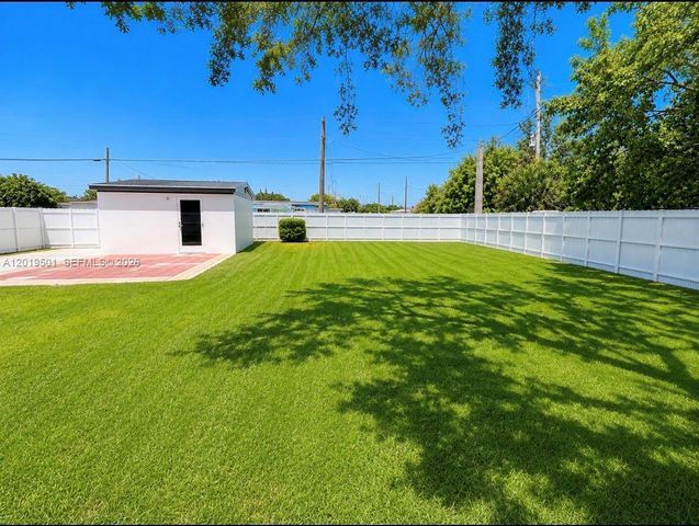 1881 NW 157th St, Miami Gardens, FL 33054
