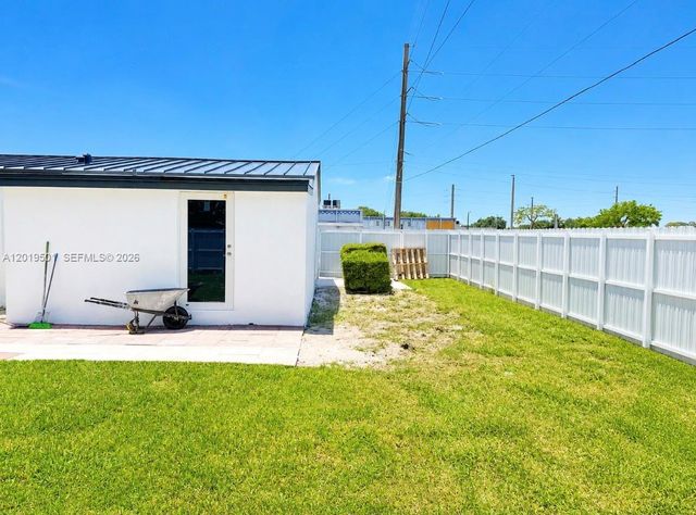 1881 NW 157th St, Miami Gardens, FL 33054