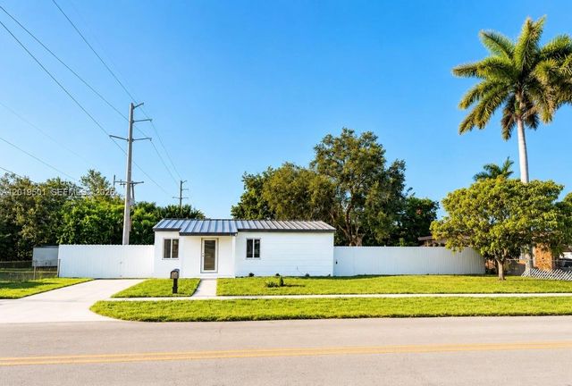 1881 NW 157th St, Miami Gardens, FL 33054