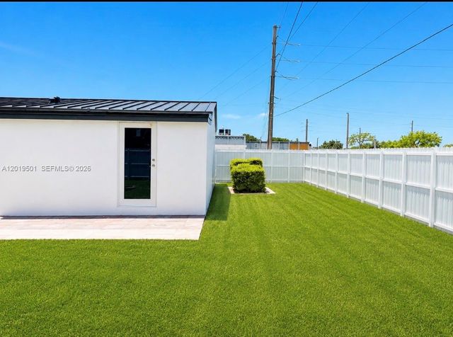 1881 NW 157th St, Miami Gardens, FL 33054