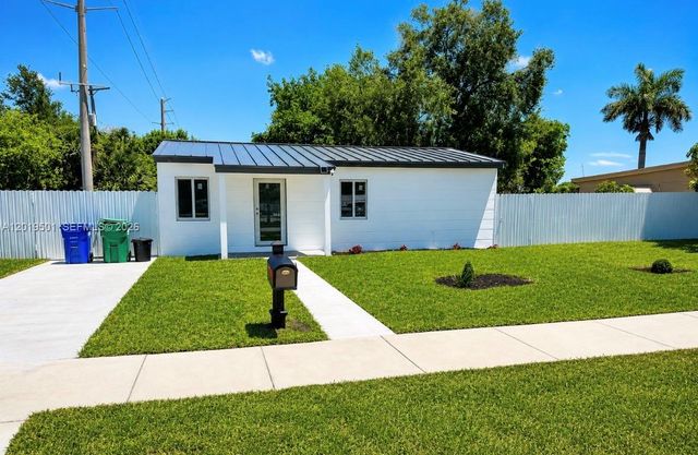 1881 NW 157th St, Miami Gardens, FL 33054