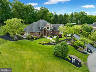 212 HILLVIEW CIR, Leesport, PA 19533