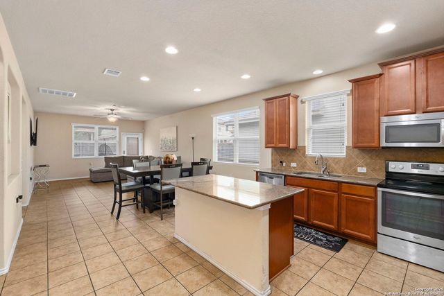 2539 Skybound, San Antonio, TX 78245