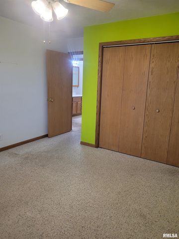 103 E Highline Road, Woodlawn, IL 62898