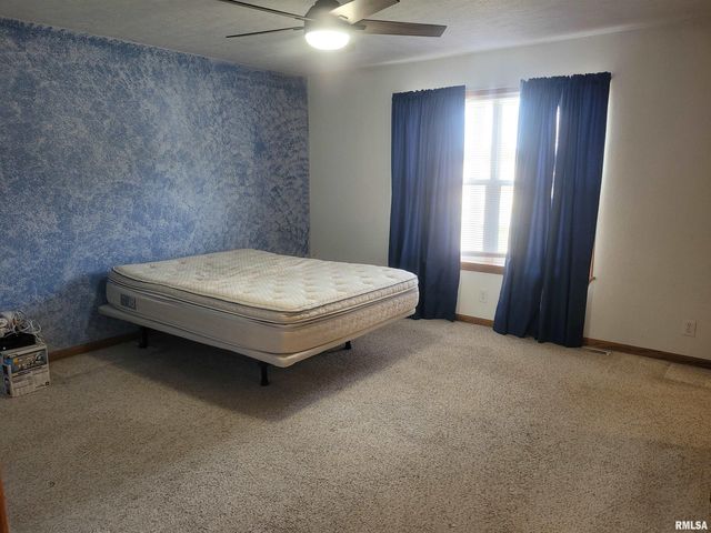 103 E Highline Road, Woodlawn, IL 62898