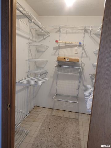 103 E Highline Road, Woodlawn, IL 62898