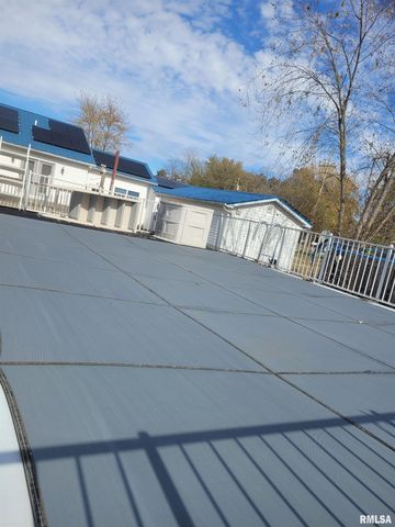 103 E Highline Road, Woodlawn, IL 62898