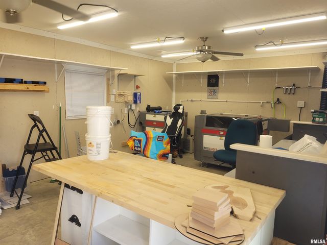 103 E Highline Road, Woodlawn, IL 62898