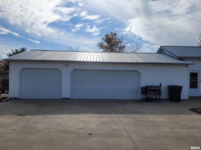 103 E Highline Road, Woodlawn, IL 62898