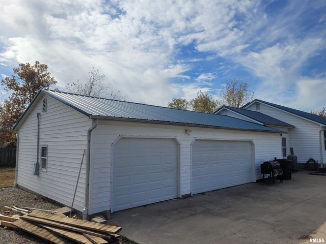 103 E Highline Road, Woodlawn, IL 62898