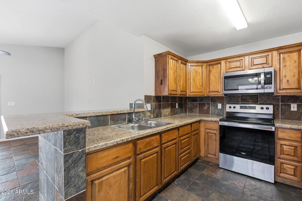 22619 N 31ST Drive, Phoenix, AZ 85027 — photo 3