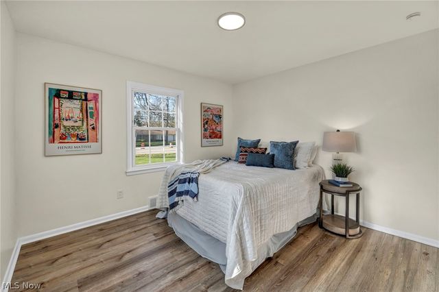 25595 Highland Road, Richmond Heights, OH 44143