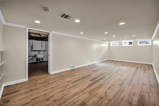 25595 Highland Road, Richmond Heights, OH 44143