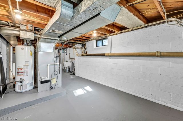 25595 Highland Road, Richmond Heights, OH 44143