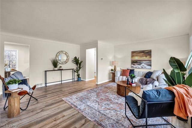 25595 Highland Road, Richmond Heights, OH 44143