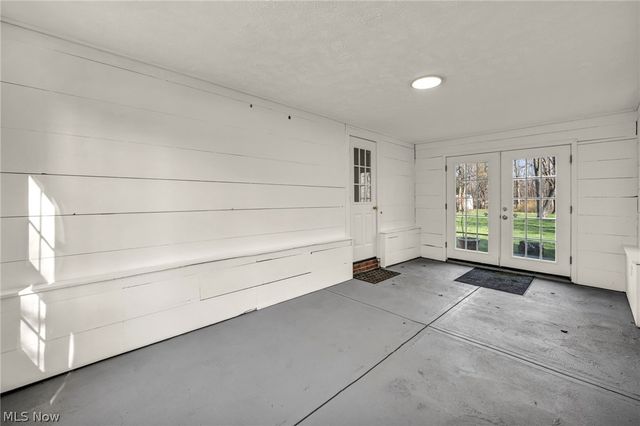 25595 Highland Road, Richmond Heights, OH 44143