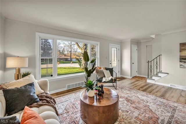 25595 Highland Road, Richmond Heights, OH 44143