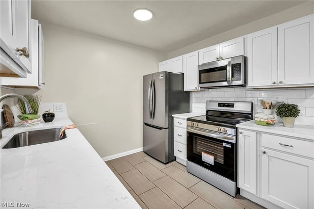 25595 Highland Road, Richmond Heights, OH 44143