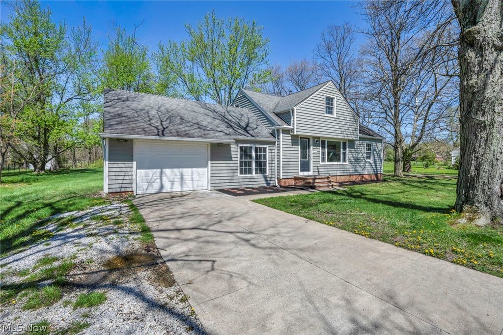 25595 Highland Road, Richmond Heights, OH 44143