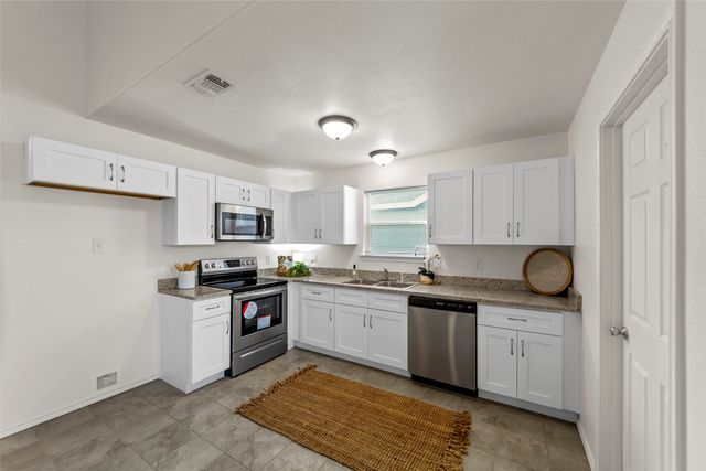 413 Whitney Court, Rio Vista, TX 76093