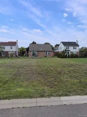 28 Morross Circle, Dearborn, MI 48126