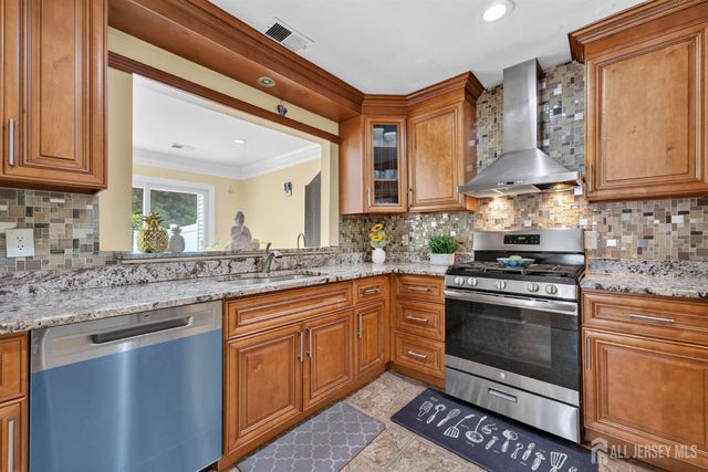 56 Woodbury Road, Edison, NJ 08820