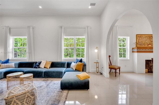 30 NE 44th Street, Miami, FL 33137