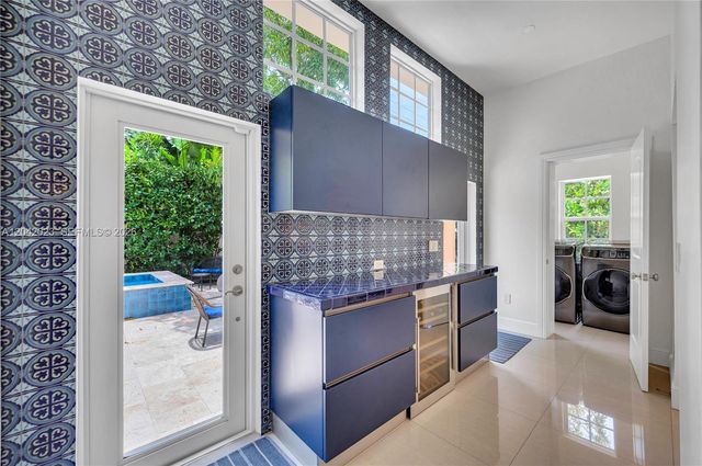 30 NE 44th Street, Miami, FL 33137
