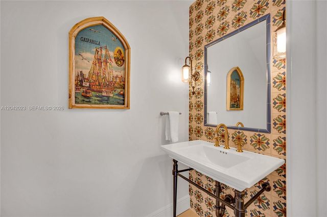 30 NE 44th Street, Miami, FL 33137